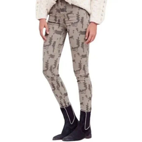 Free People Jeans 31 Gray Digital Camo Skinny High Rise Edgy Grunge Streetwear - Picture 1 of 13